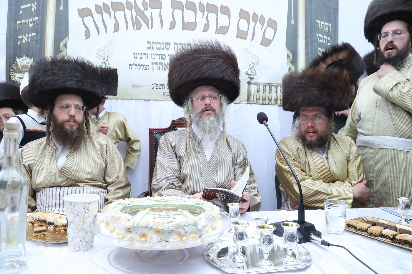 ה'וויטעפסק'ערס' חסמו את כיכר השבת | תיעוד 