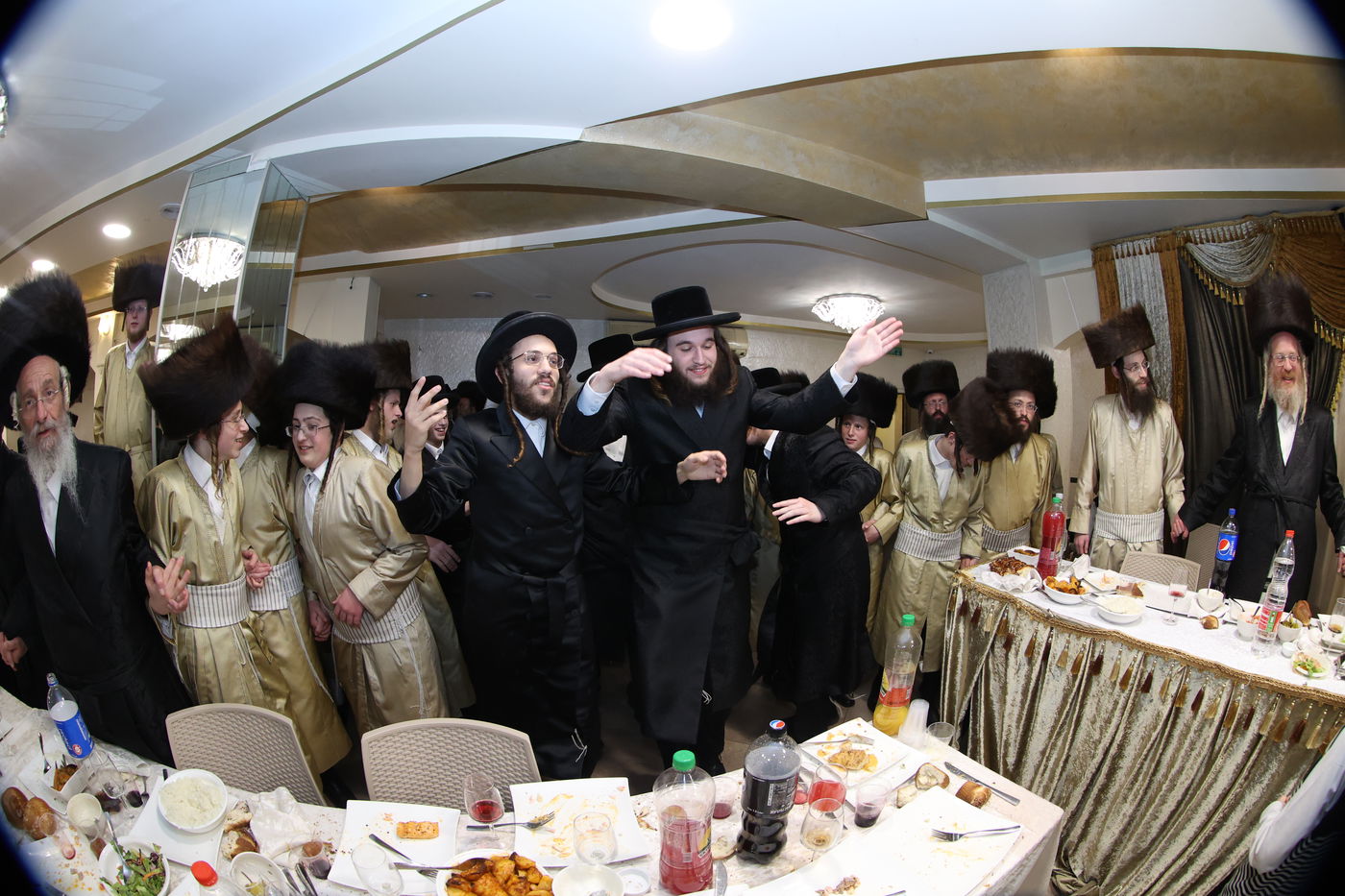 ה'וויטעפסק'ערס' חסמו את כיכר השבת | תיעוד 