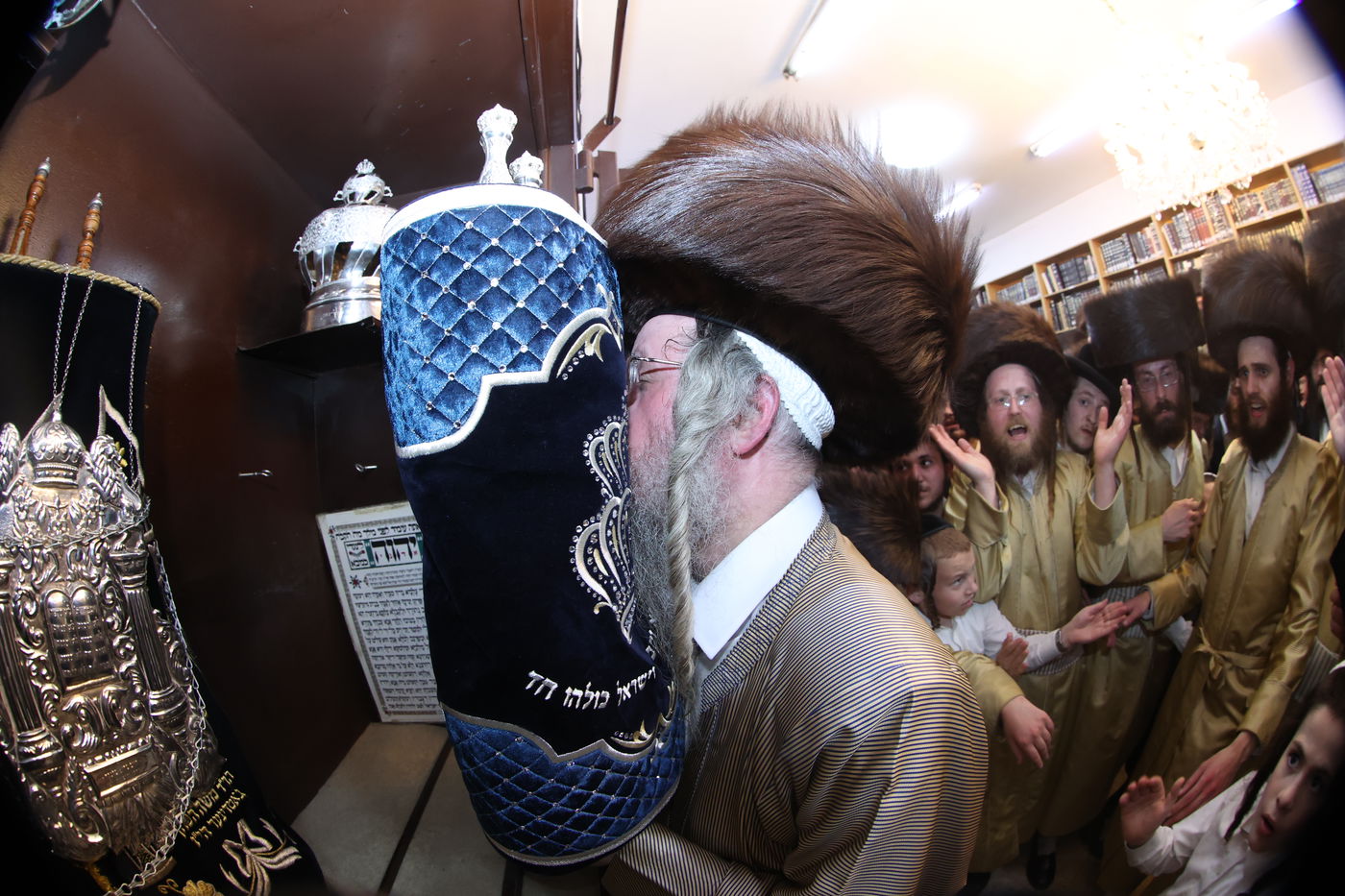 ה'וויטעפסק'ערס' חסמו את כיכר השבת | תיעוד 