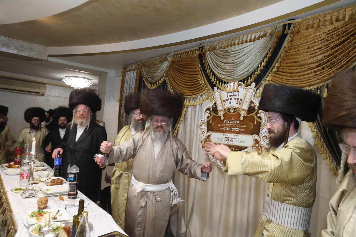 ה'וויטעפסק'ערס' חסמו את כיכר השבת | תיעוד 