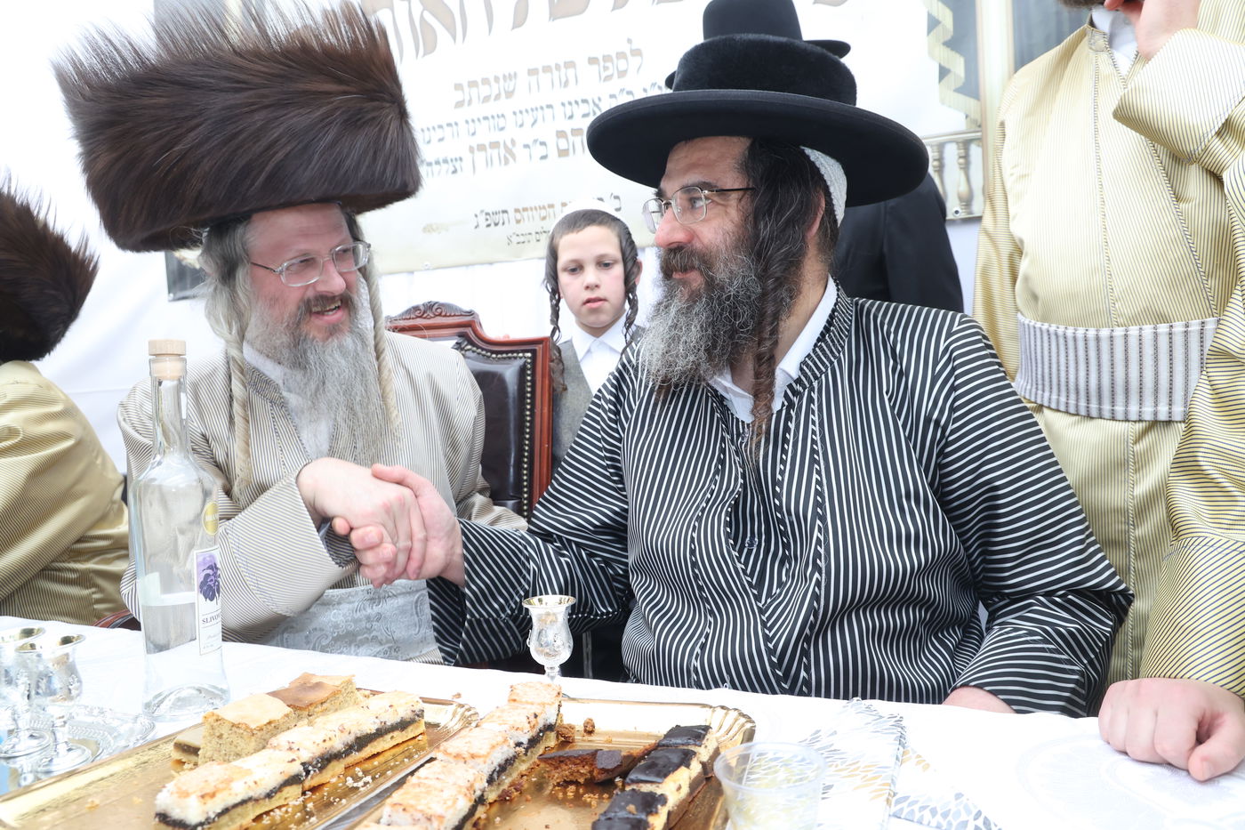 ה'וויטעפסק'ערס' חסמו את כיכר השבת | תיעוד 