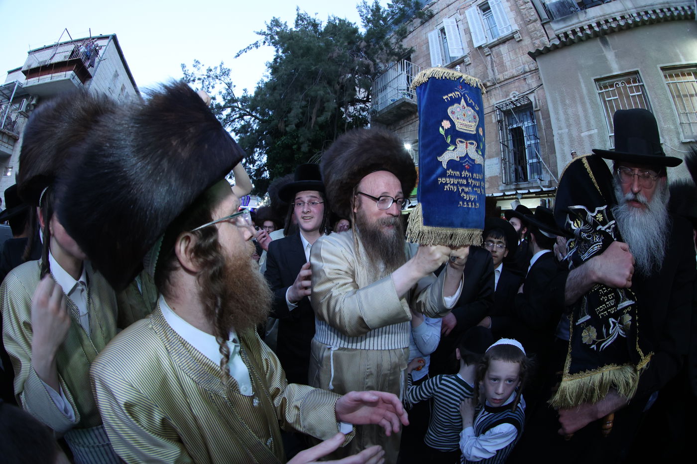 ה'וויטעפסק'ערס' חסמו את כיכר השבת | תיעוד 