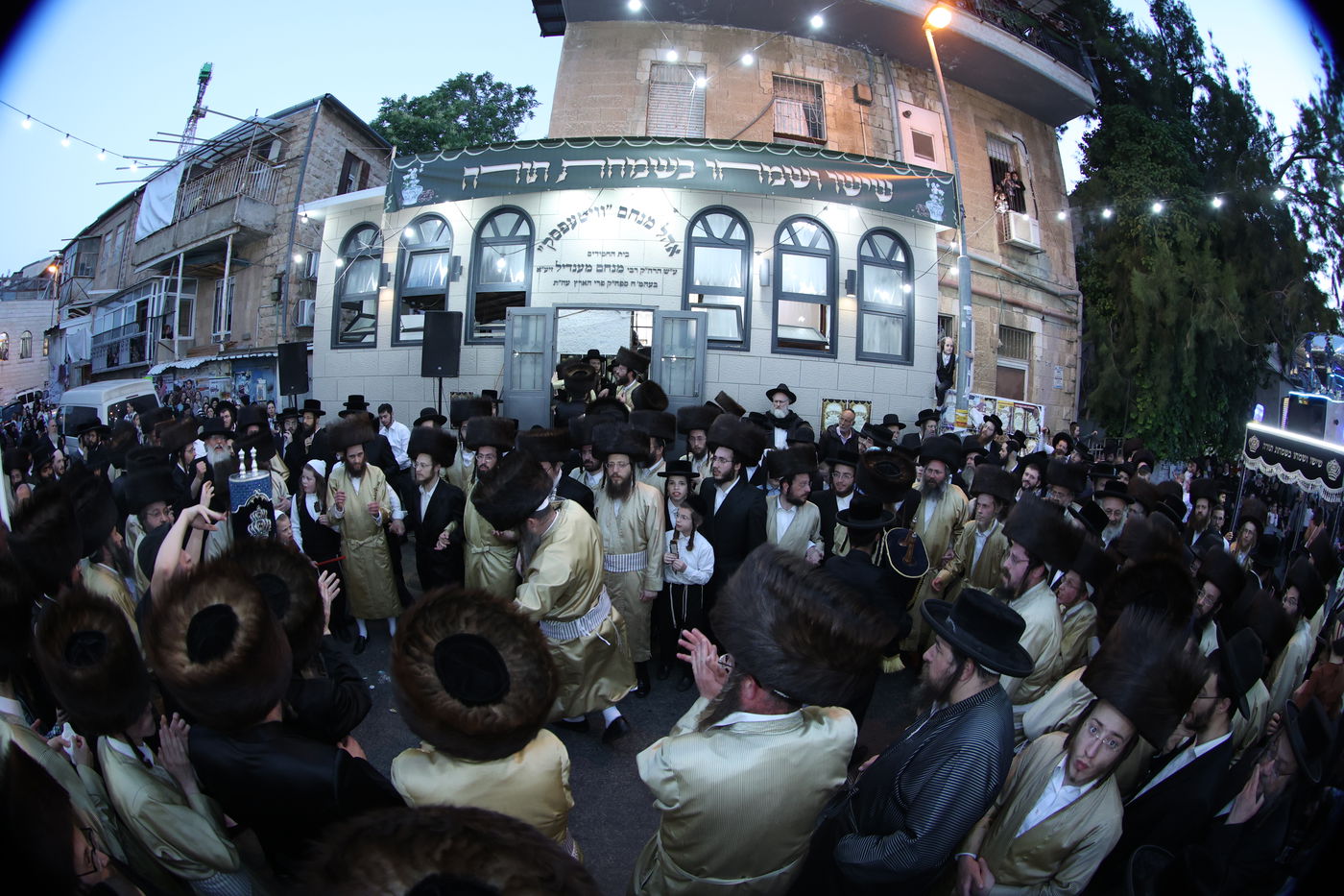 ה'וויטעפסק'ערס' חסמו את כיכר השבת | תיעוד 