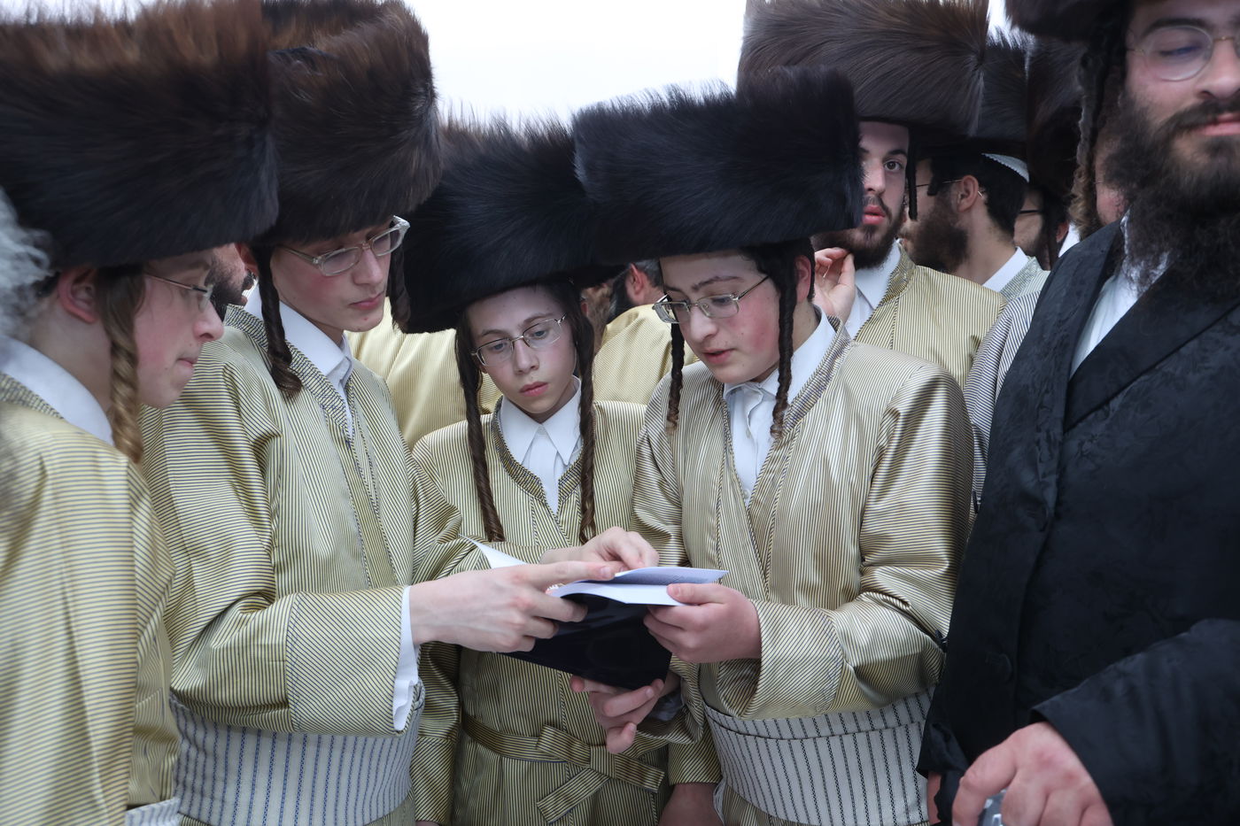 ה'וויטעפסק'ערס' חסמו את כיכר השבת | תיעוד 