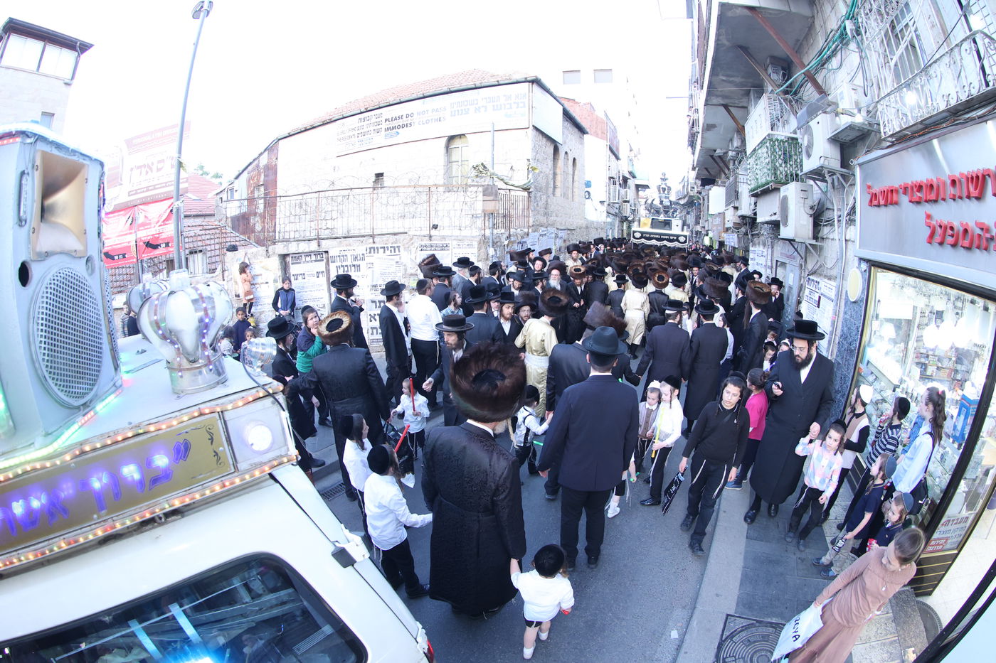 ה'וויטעפסק'ערס' חסמו את כיכר השבת | תיעוד 