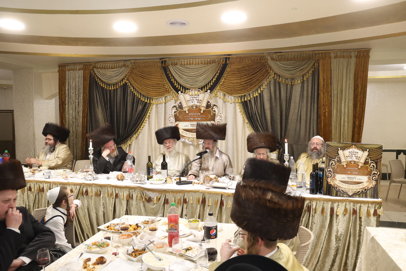 ה'וויטעפסק'ערס' חסמו את כיכר השבת | תיעוד 