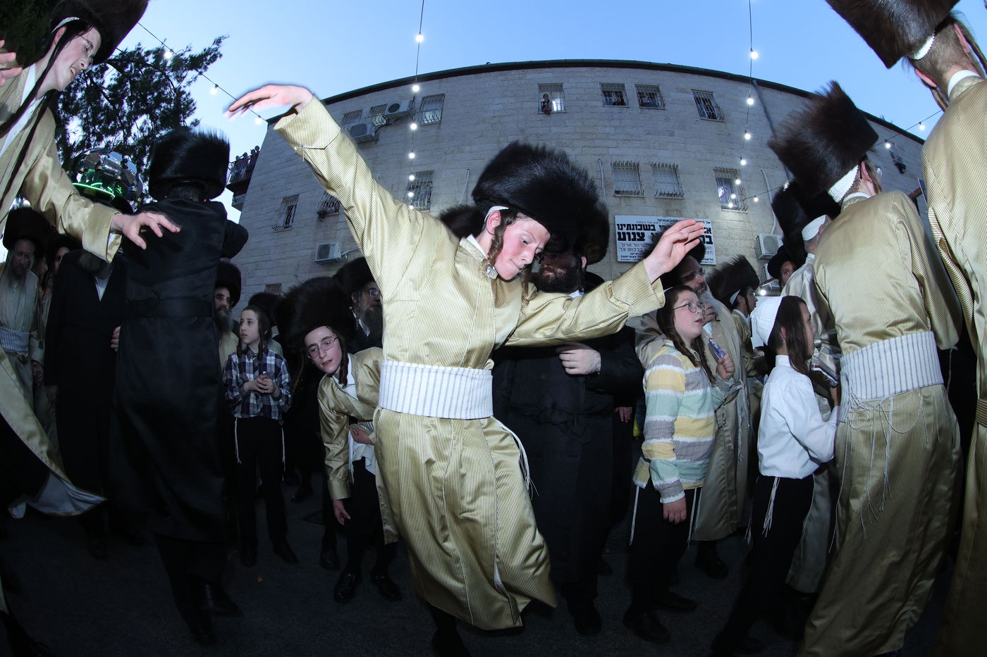 ה'וויטעפסק'ערס' חסמו את כיכר השבת | תיעוד 