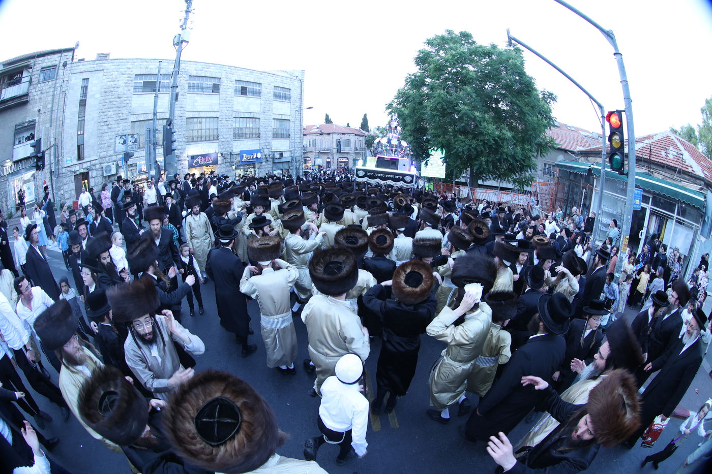 ה'וויטעפסק'ערס' חסמו את כיכר השבת | תיעוד 