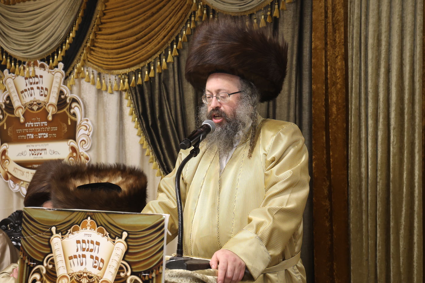 ה'וויטעפסק'ערס' חסמו את כיכר השבת | תיעוד 