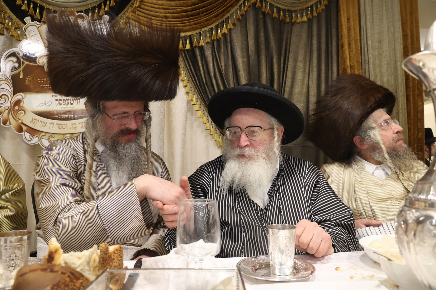 ה'וויטעפסק'ערס' חסמו את כיכר השבת | תיעוד 