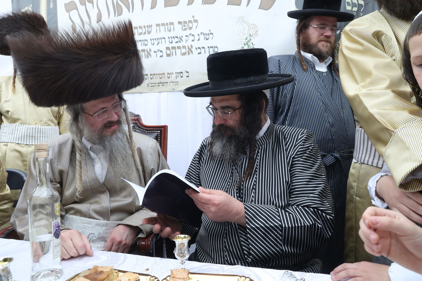 ה'וויטעפסק'ערס' חסמו את כיכר השבת | תיעוד 