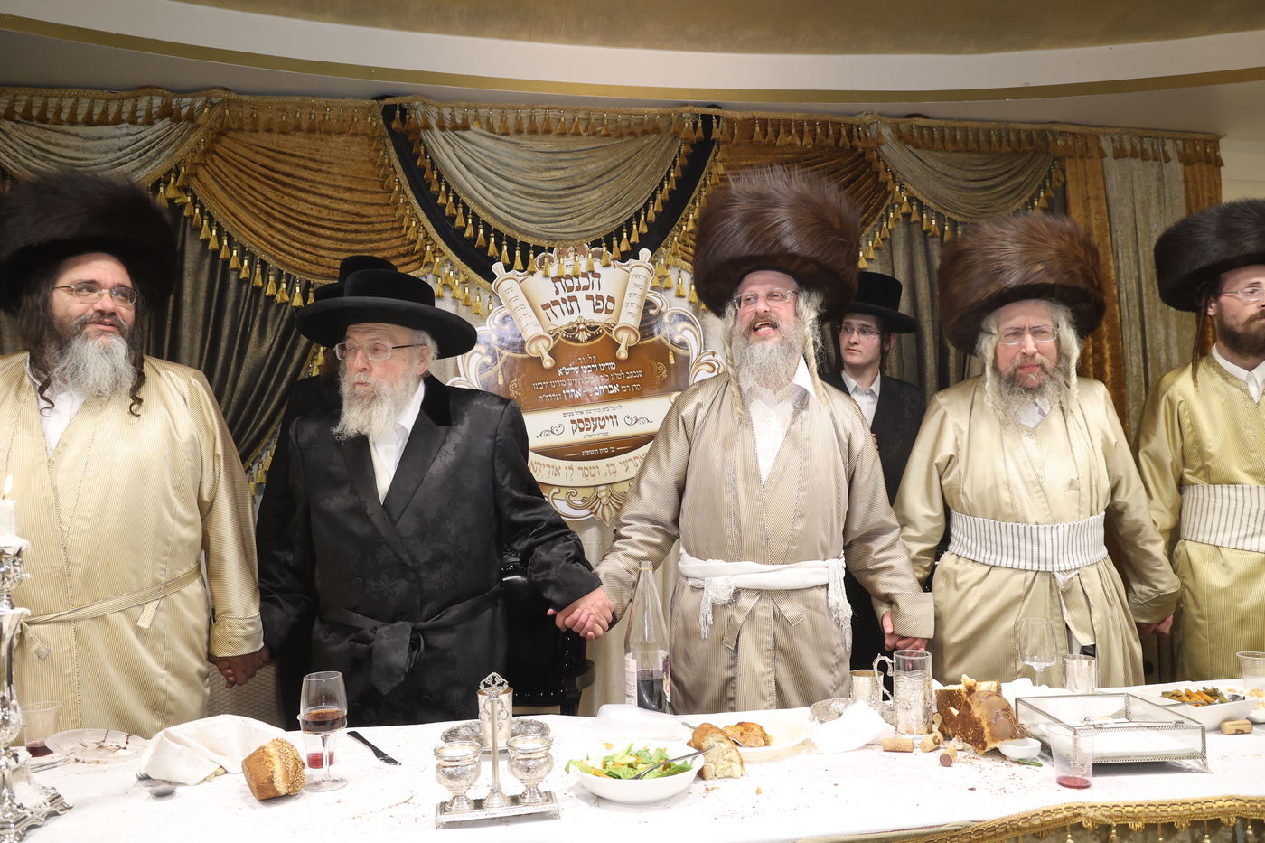 ה'וויטעפסק'ערס' חסמו את כיכר השבת | תיעוד 