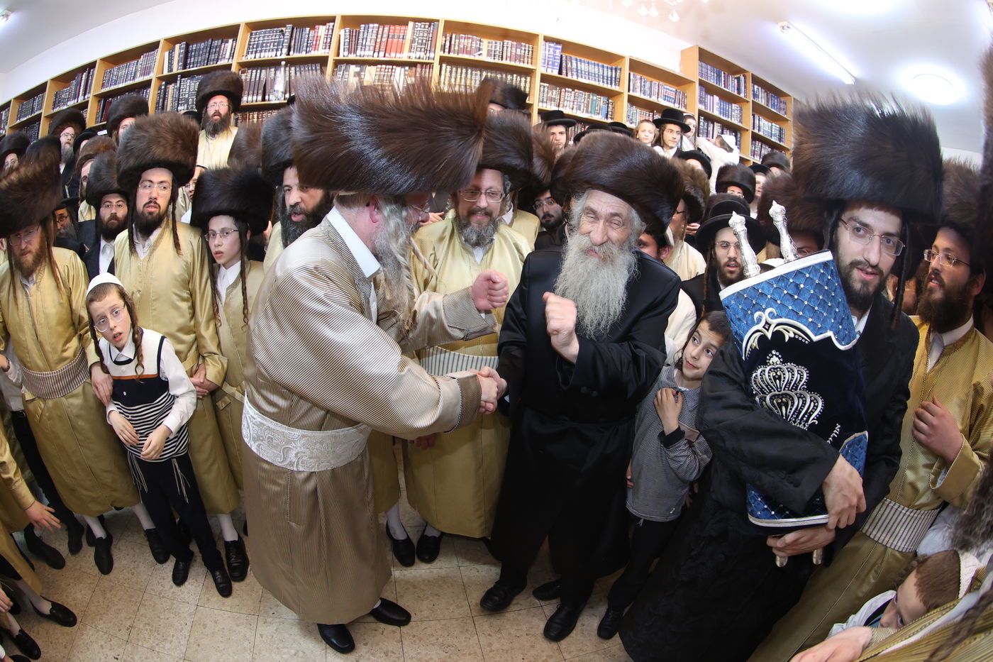 ה'וויטעפסק'ערס' חסמו את כיכר השבת | תיעוד 