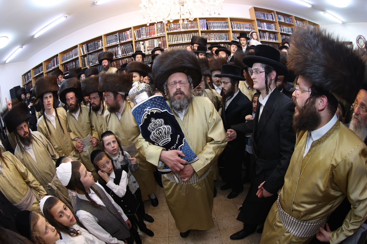 ה'וויטעפסק'ערס' חסמו את כיכר השבת | תיעוד 