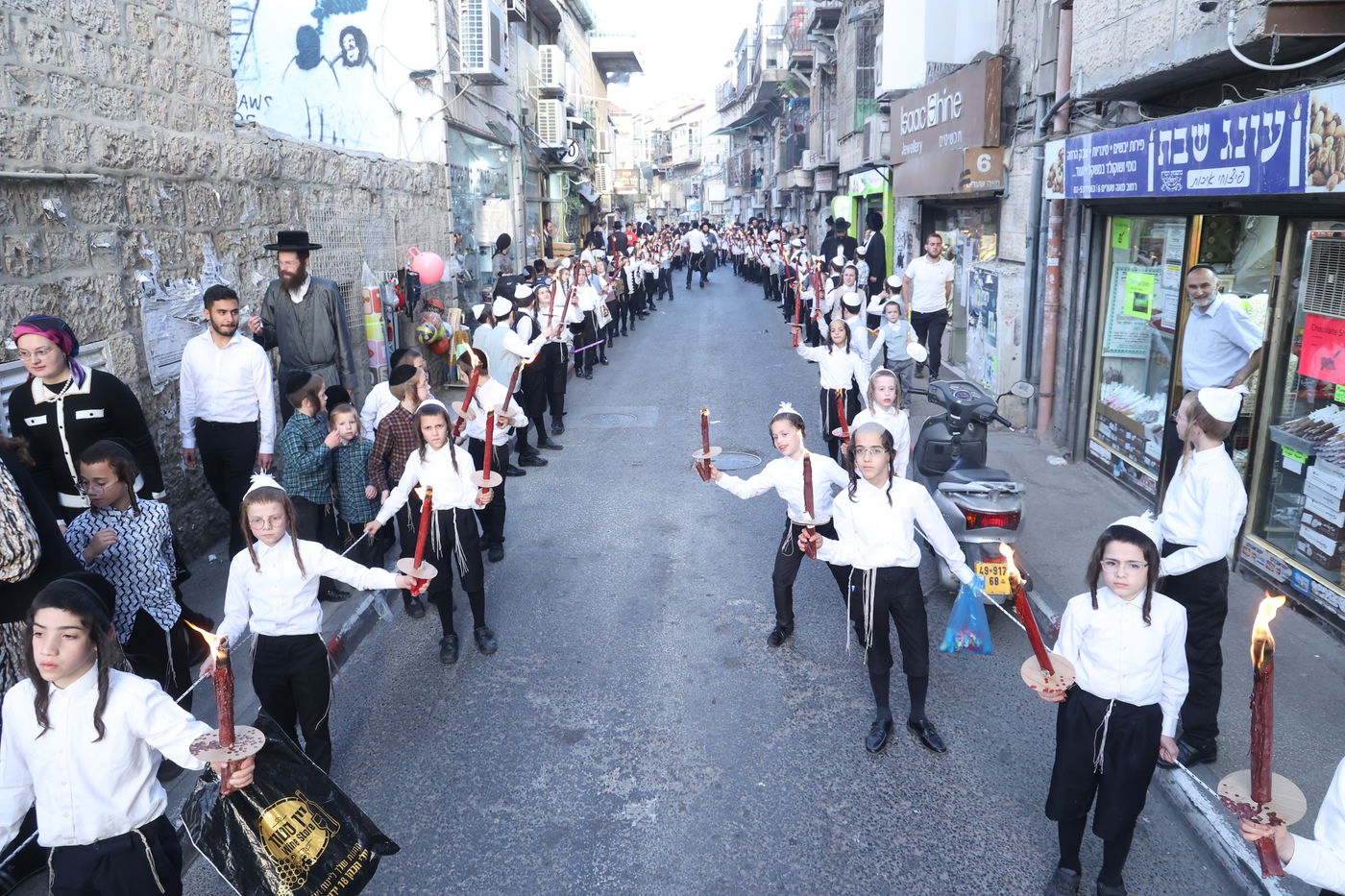 ה'וויטעפסק'ערס' חסמו את כיכר השבת | תיעוד 