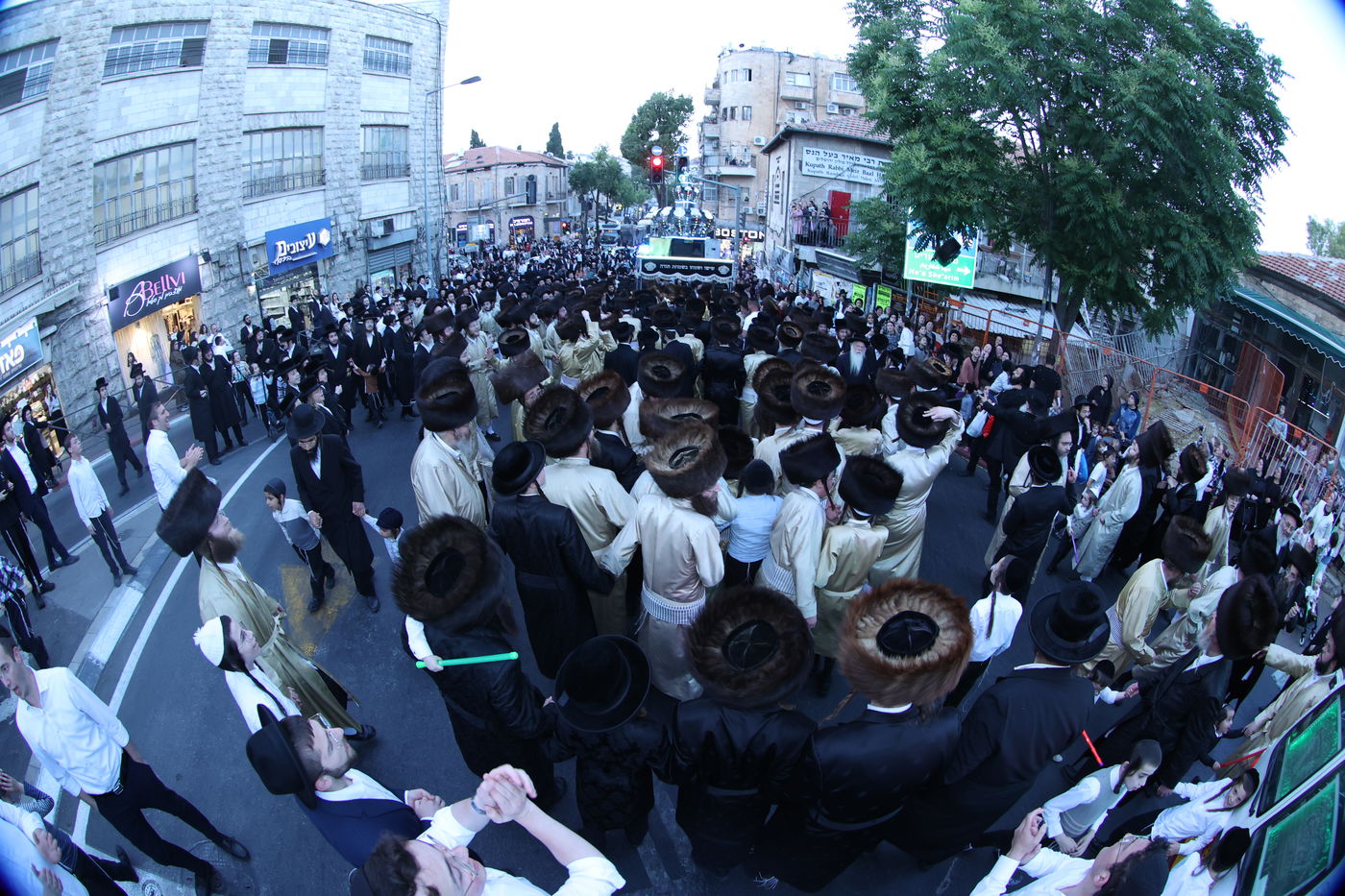 ה'וויטעפסק'ערס' חסמו את כיכר השבת | תיעוד 