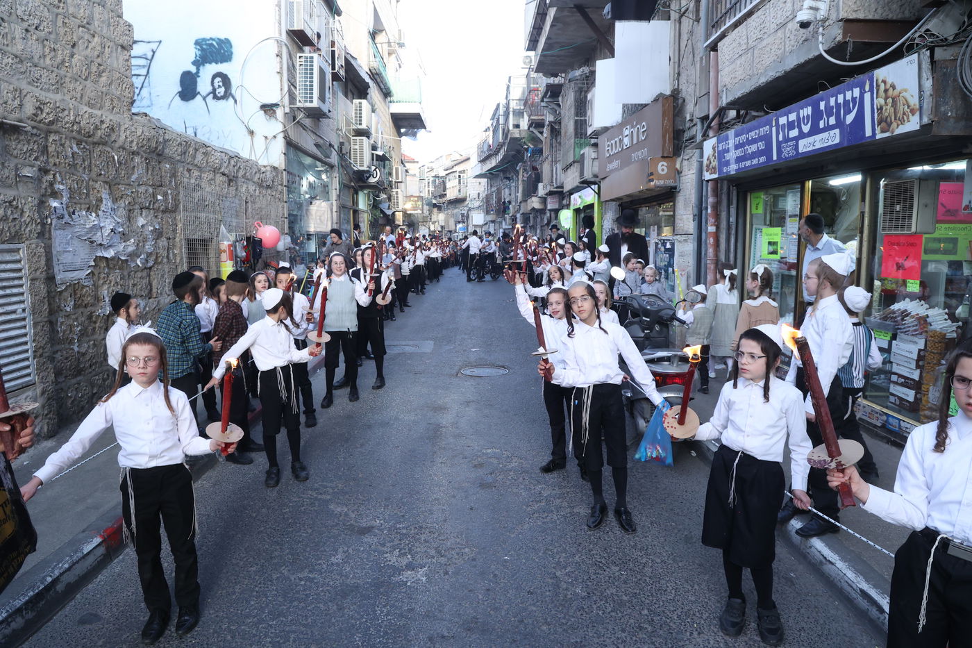 ה'וויטעפסק'ערס' חסמו את כיכר השבת | תיעוד 