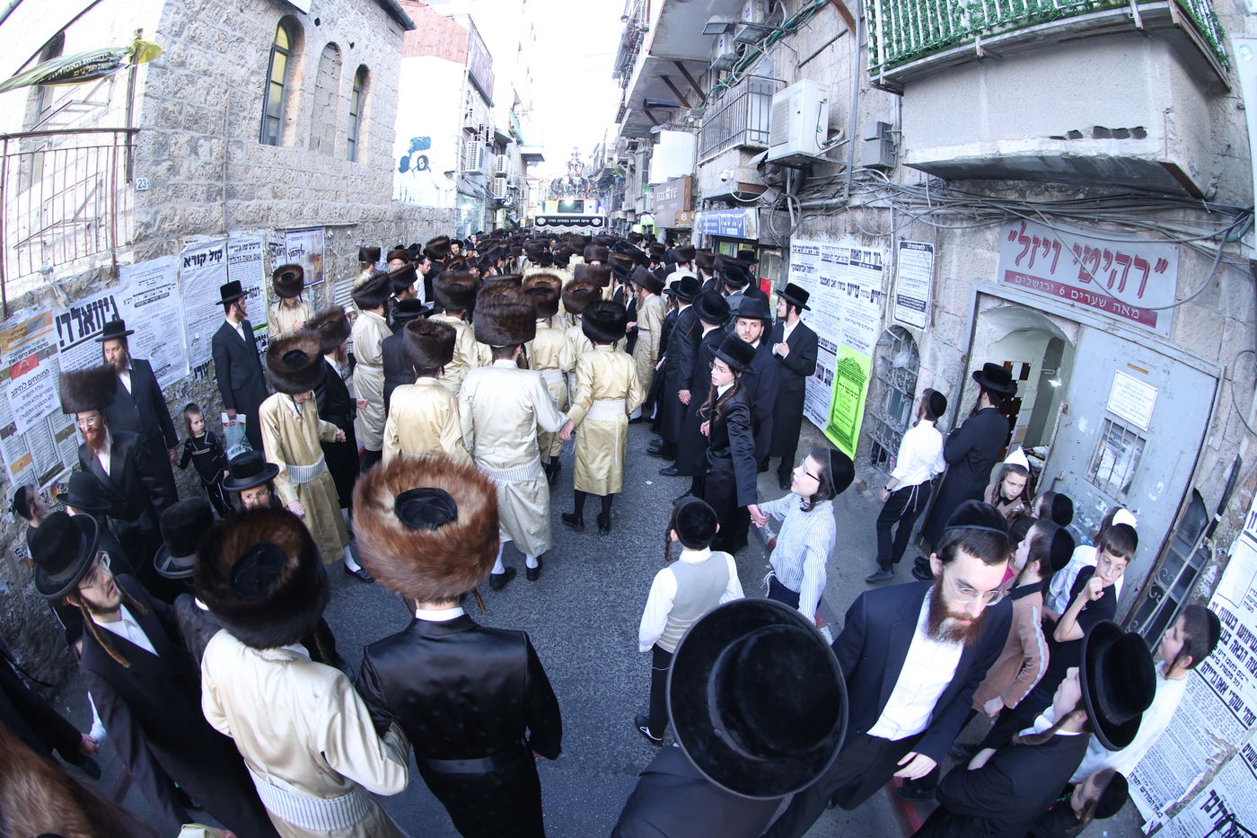 ה'וויטעפסק'ערס' חסמו את כיכר השבת | תיעוד 
