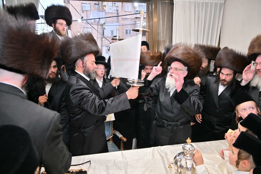 הכנסת ספר תורה לבית המדרש הגדול ויז'ניץ