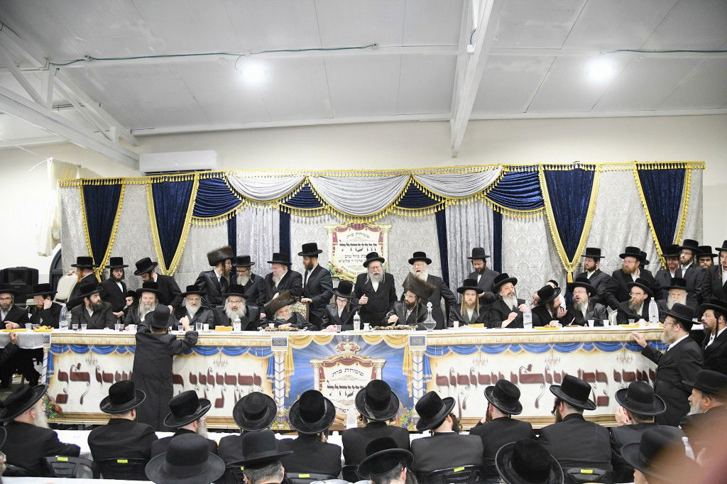 שמחת התנאים - בת האדמו"ר מזוועהיל עם נכד האדמו"ר מטשארנאביל