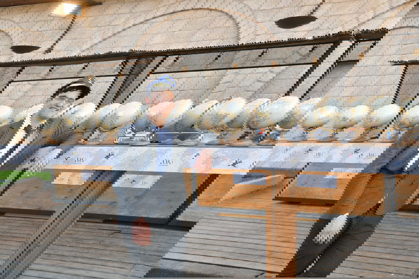 מסיבת הפתעה בקונספט של טרמינל ומטוסים