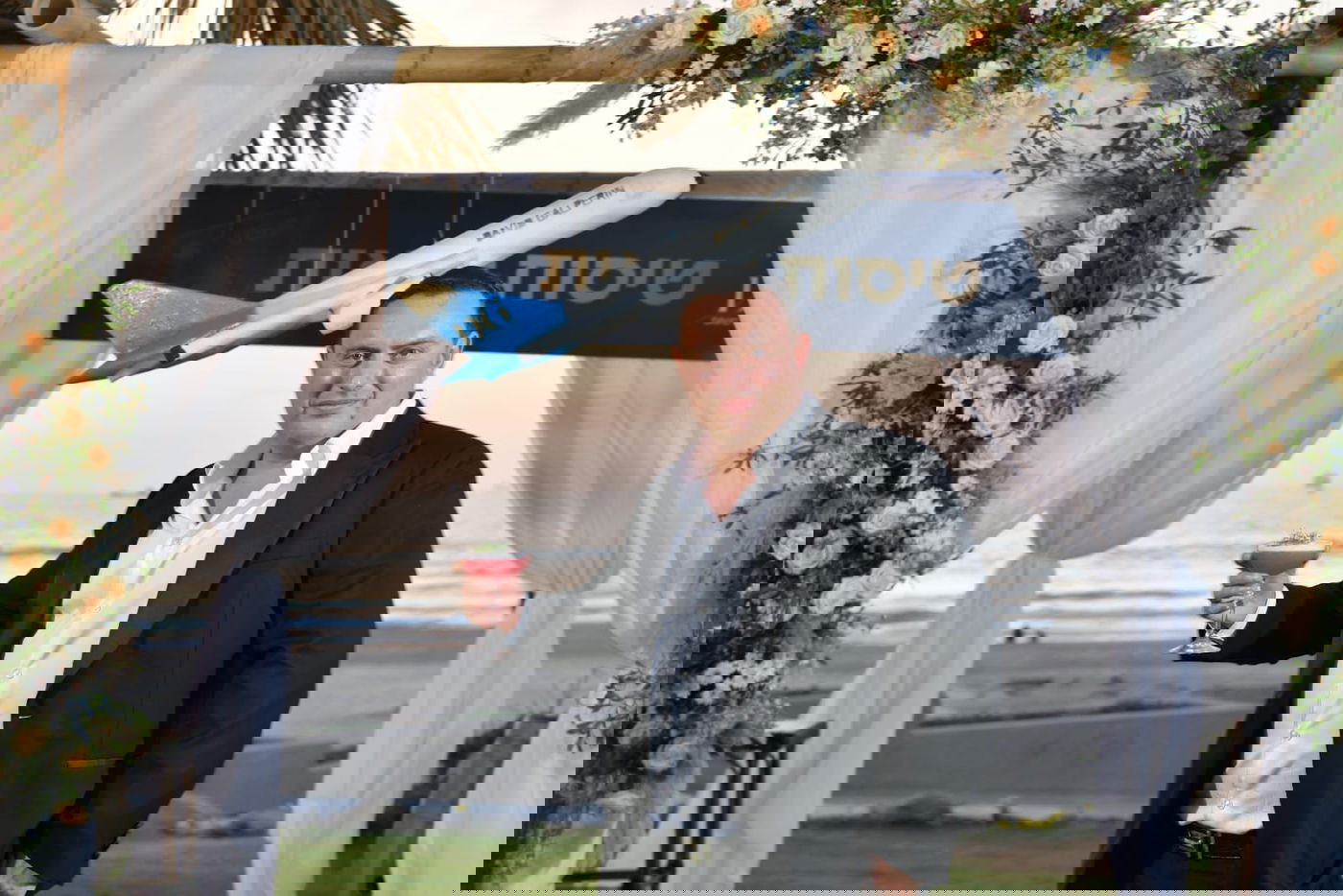 מסיבת הפתעה בקונספט של טרמינל ומטוסים