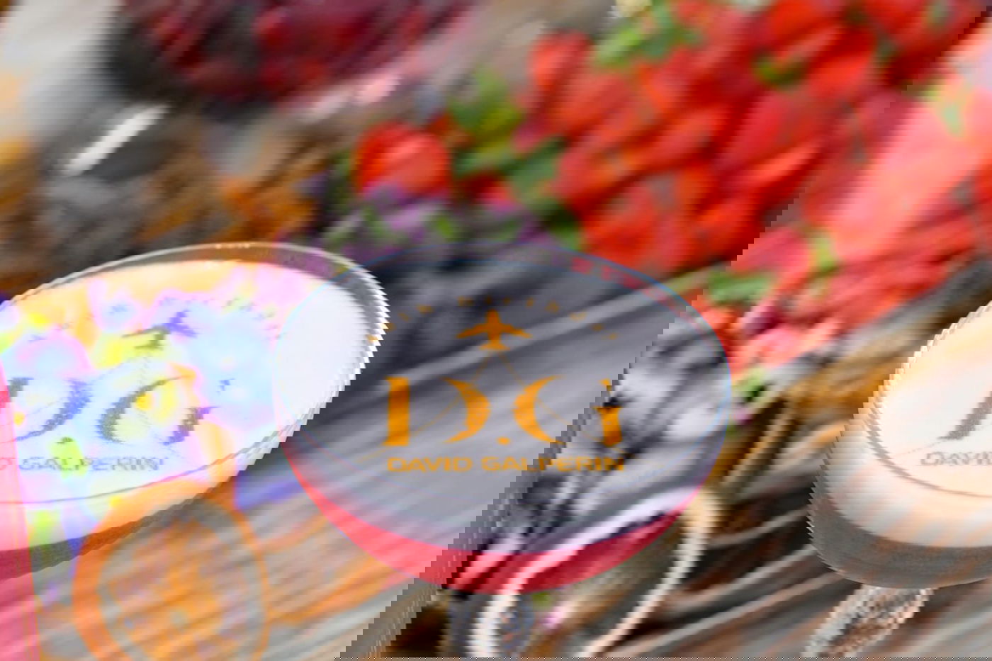 מסיבת הפתעה בקונספט של טרמינל ומטוסים