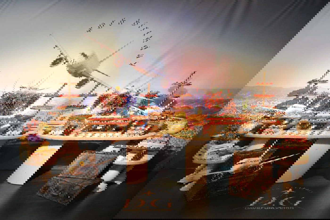 מסיבת הפתעה בקונספט של טרמינל ומטוסים