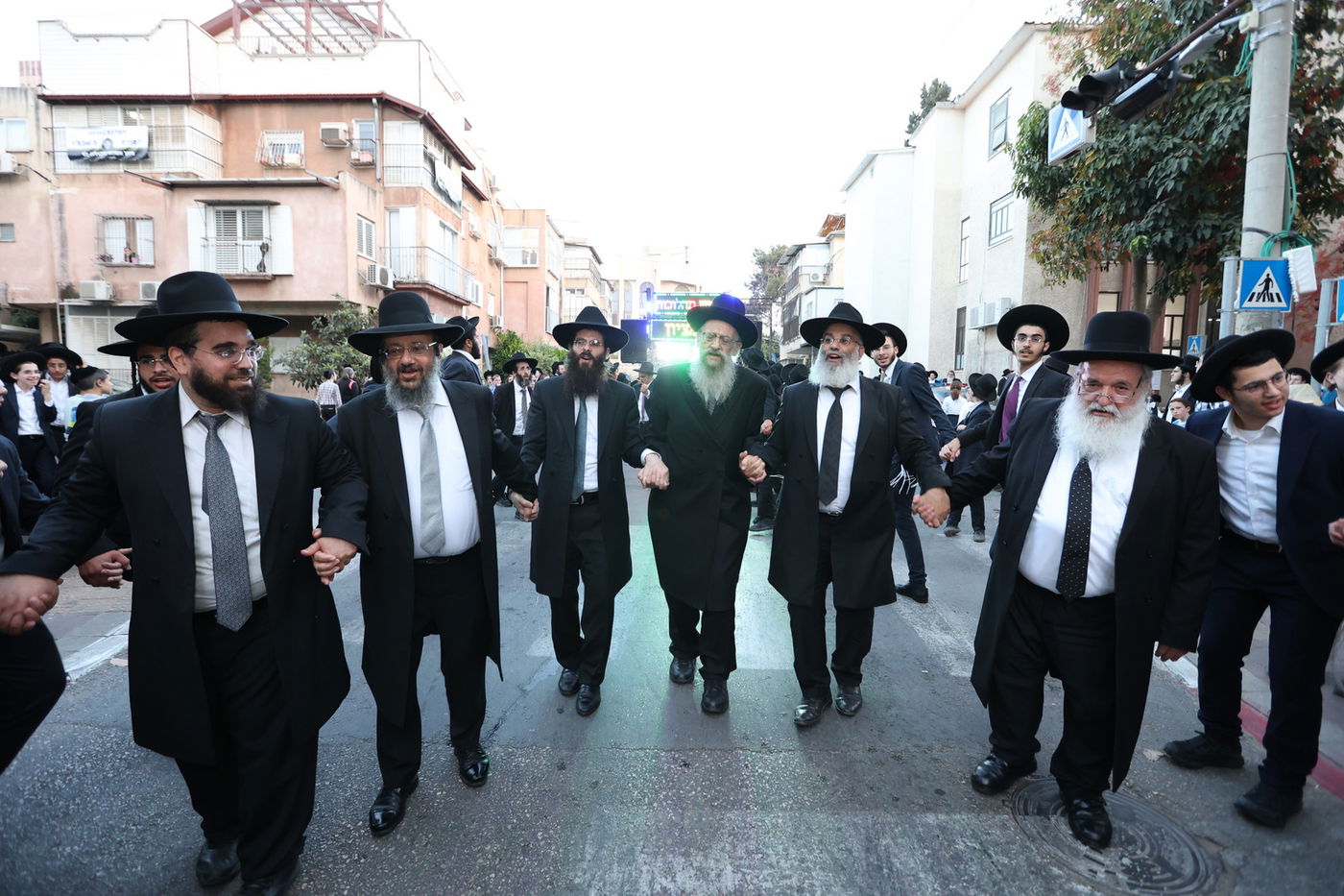 הכנסת ספר תורה לישיבת 'דעת חכמה'