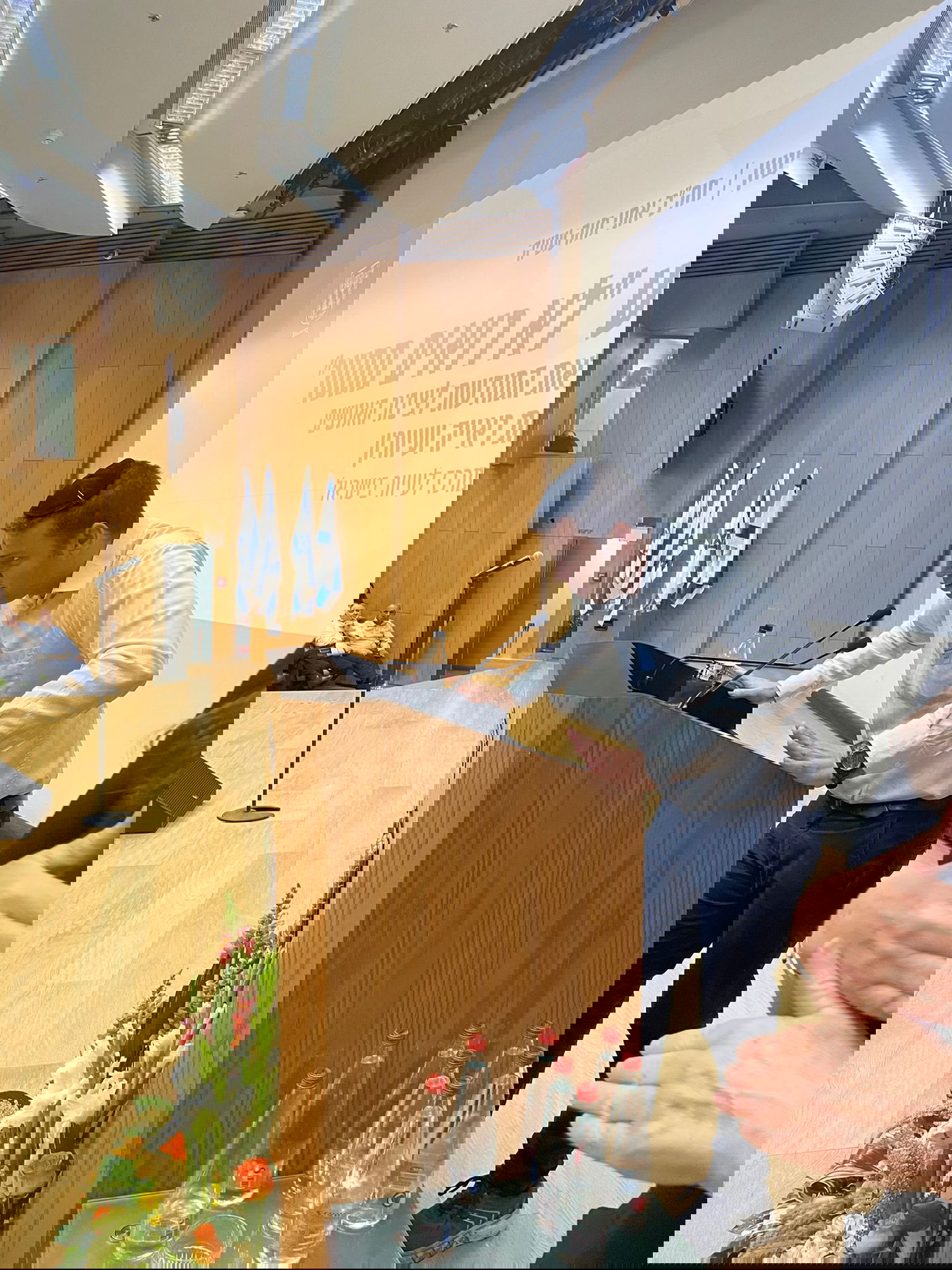 בני נואם בכנסת על מנת לעלות מודעות לכבדי ראיה