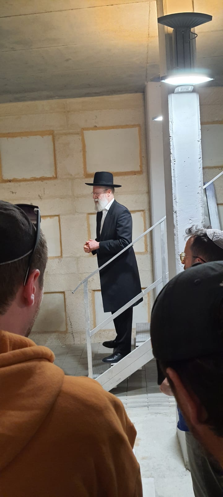 הגאון רבי משה לבל סופד בהלוויתו של גבריאל גר הצדק