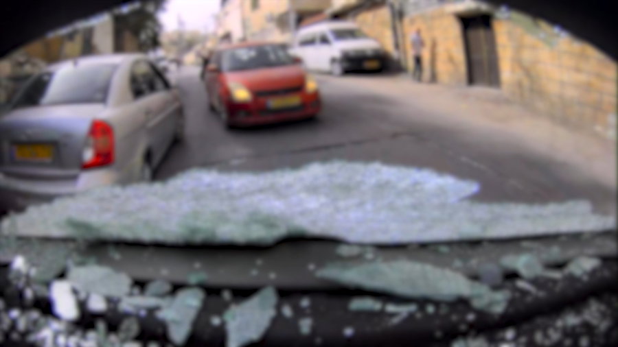 תיעוד מיידוי האבנים של החשודים לעבר רכב בחודש מאי 2023