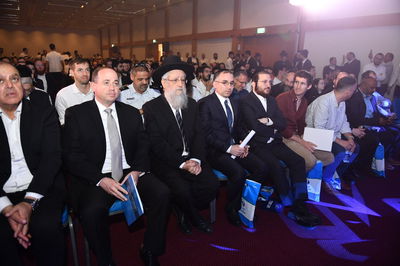 ראש הממשלה מברך את בני השירות