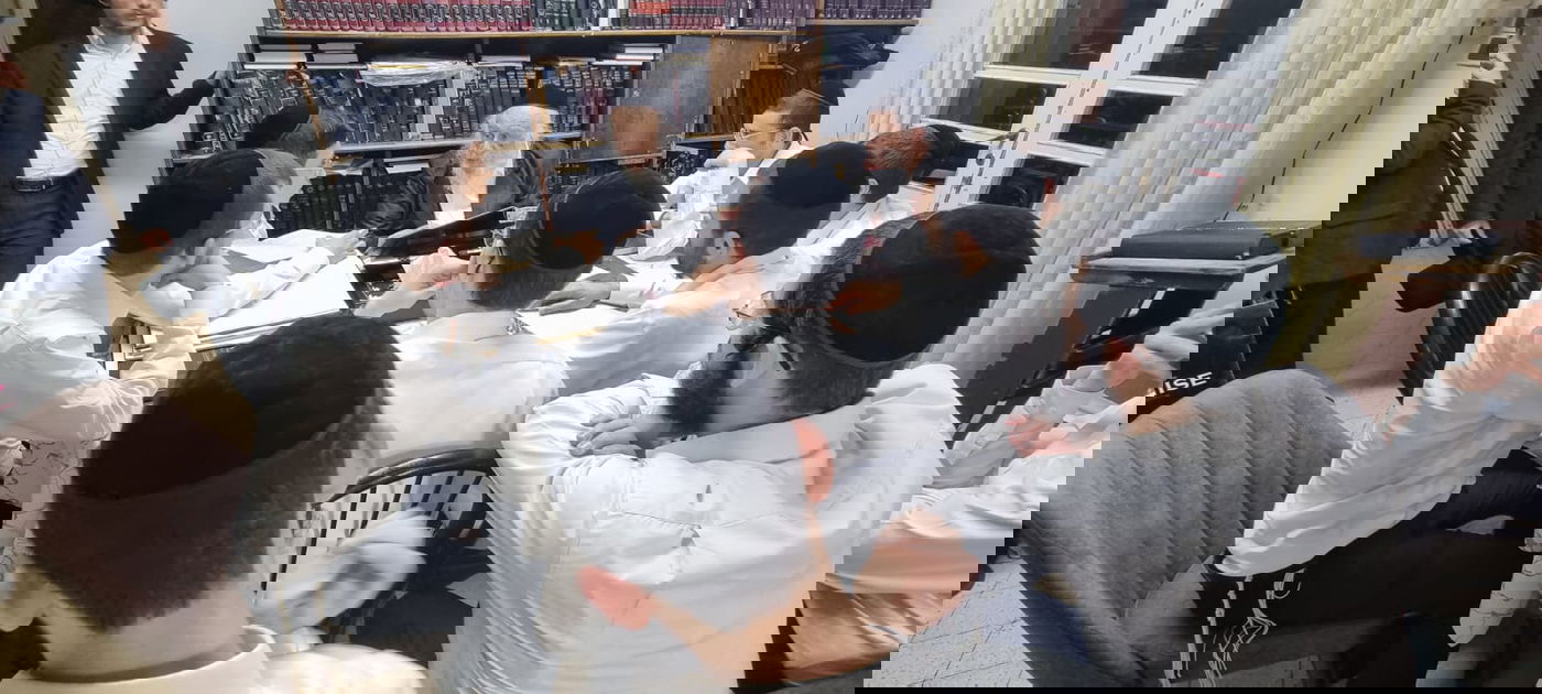 כִּי הַתּוֹרָה כּוֹלֶלֶת כָּל הַטּוֹבוֹת שֶׁבָּעוֹלָם; ראש הישיבה הגרב"ד פוברסקי במסירת שיעור