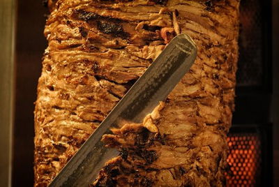 מאות ק"ג בשר שאינו ראוי למאכל הוחרם ממסעדה "כשרה למהדרין"