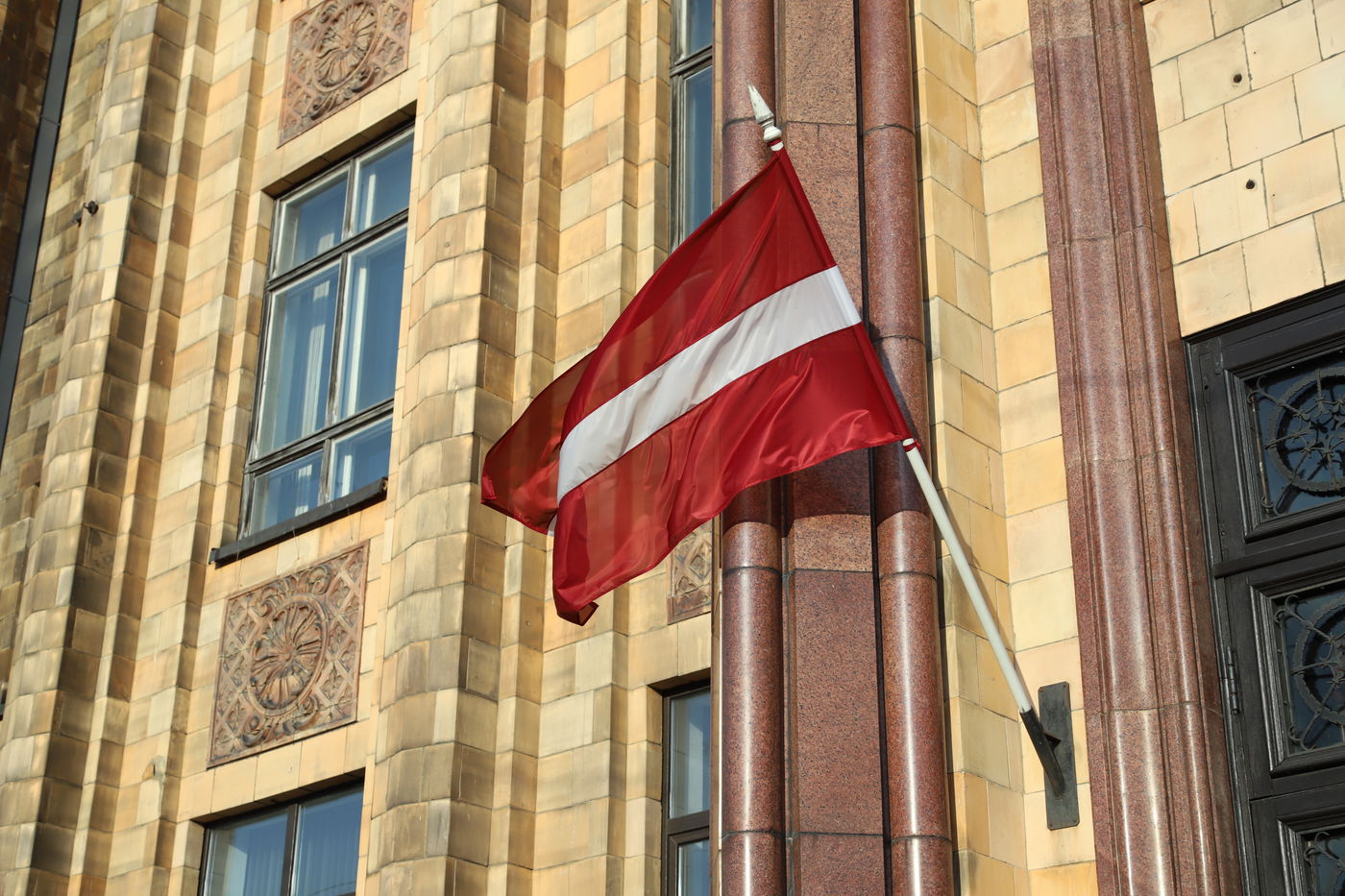 מוזיאון השואה, הרחובות וההוואי | הצלם מפריז תיעד את ריגה