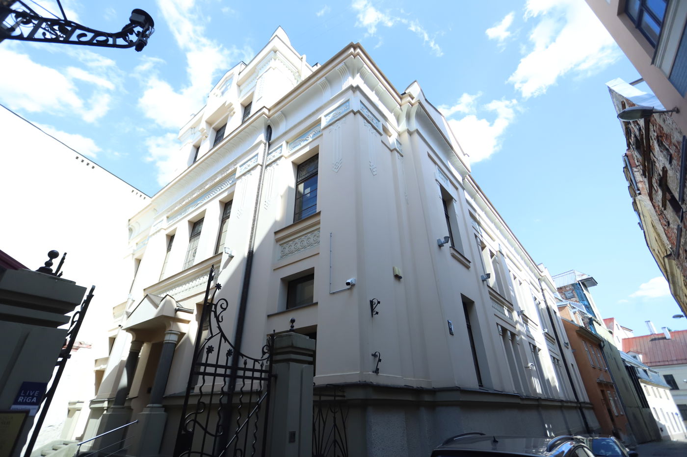 מוזיאון השואה, הרחובות וההוואי | הצלם מפריז תיעד את ריגה