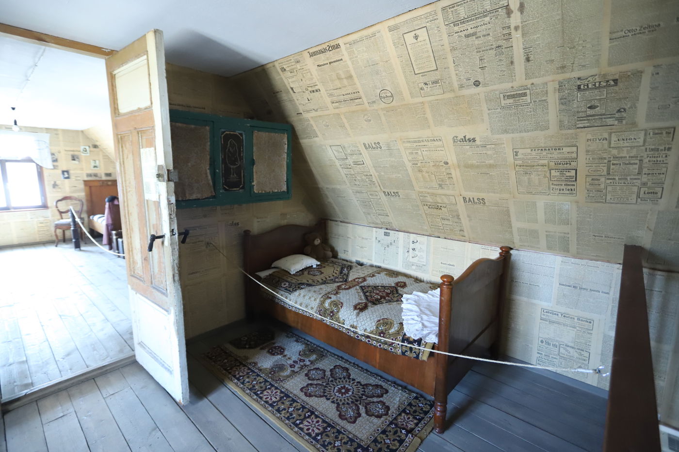 מוזיאון השואה, הרחובות וההוואי | הצלם מפריז תיעד את ריגה