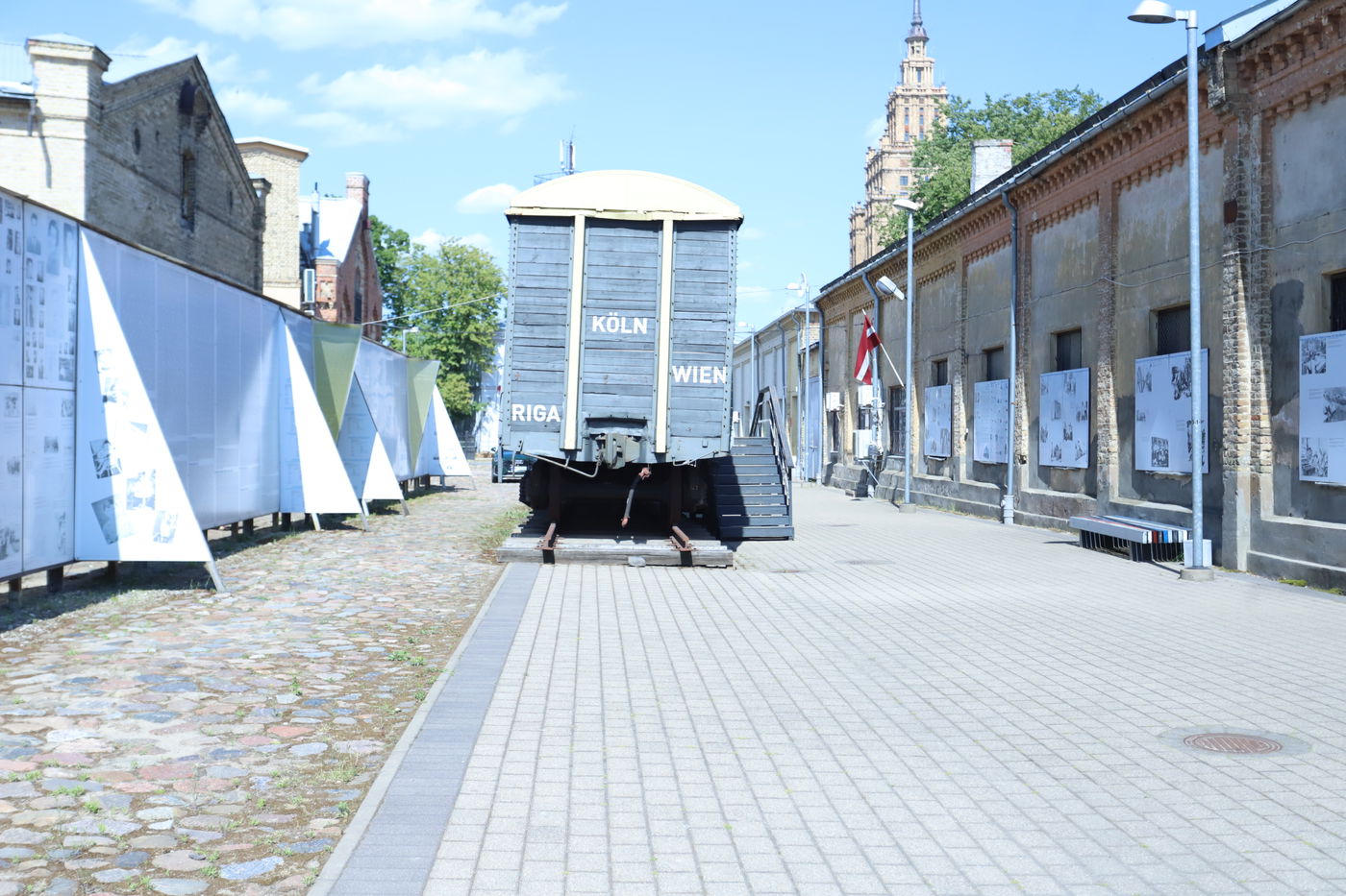 מוזיאון השואה, הרחובות וההוואי | הצלם מפריז תיעד את ריגה
