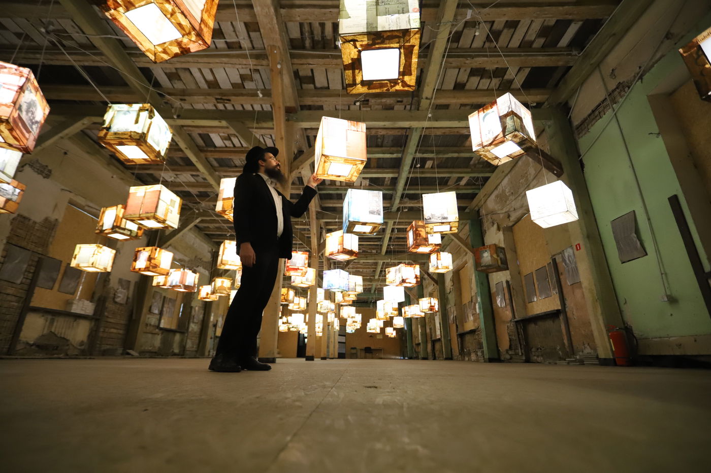 מוזיאון השואה, הרחובות וההוואי | הצלם מפריז תיעד את ריגה