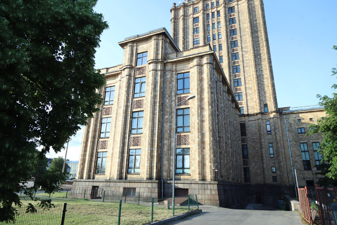 מוזיאון השואה, הרחובות וההוואי | הצלם מפריז תיעד את ריגה