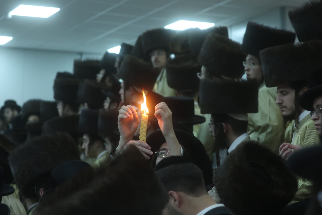 היסטוריה: האדמו"ר מתולדות אהרן שבת לראשונה באלעד