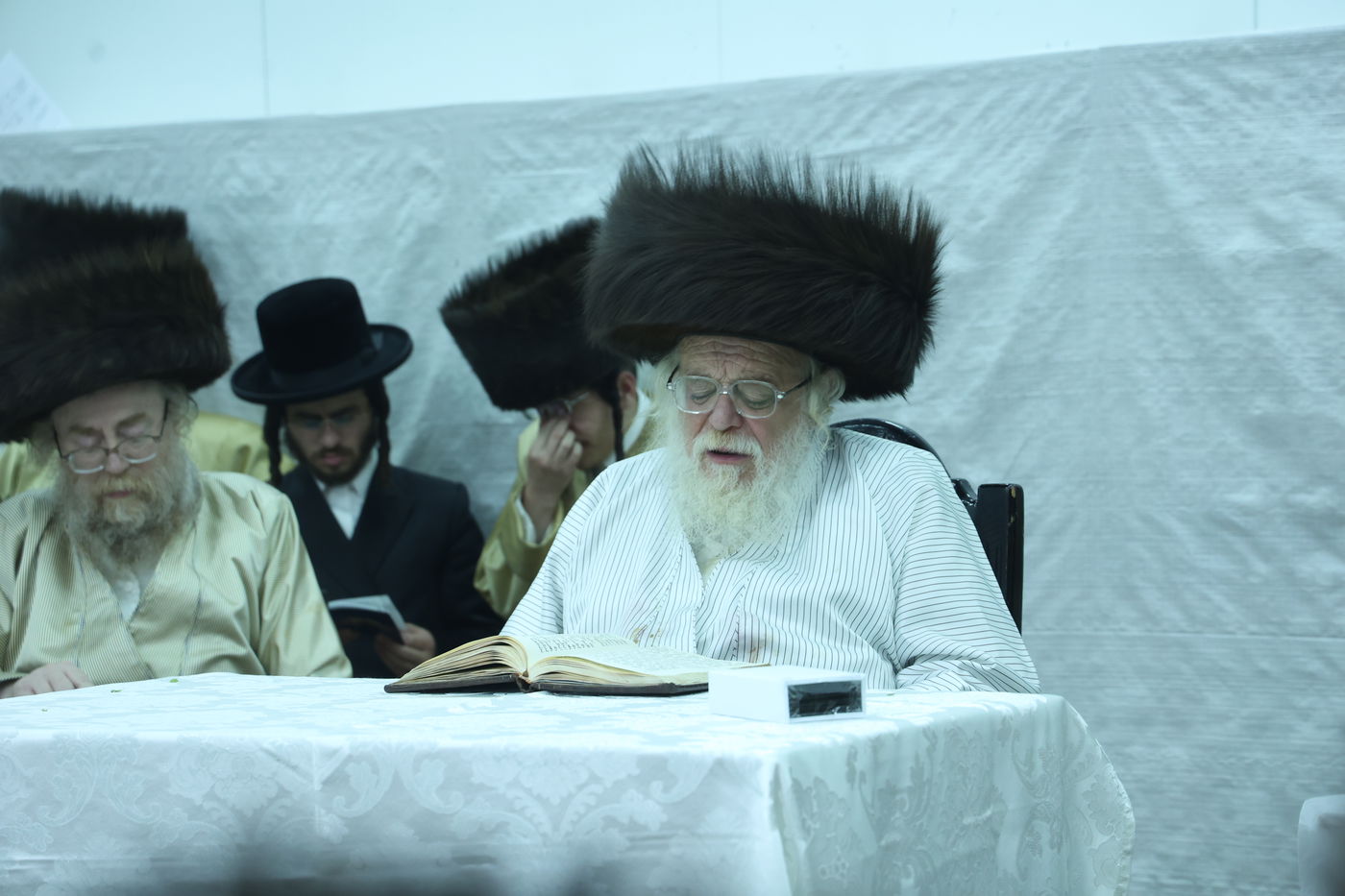 היסטוריה: האדמו"ר מתולדות אהרן שבת לראשונה באלעד