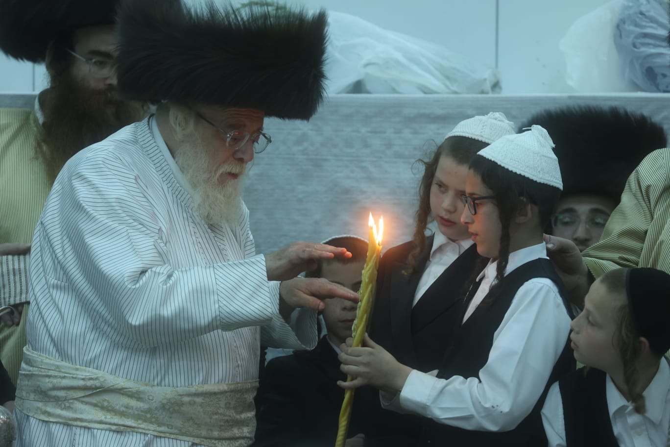 היסטוריה: האדמו"ר מתולדות אהרן שבת לראשונה באלעד