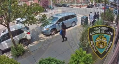 תיעוד: מסתובב בשבת בשכונה עם סכין ומאיים על עוברי אורח