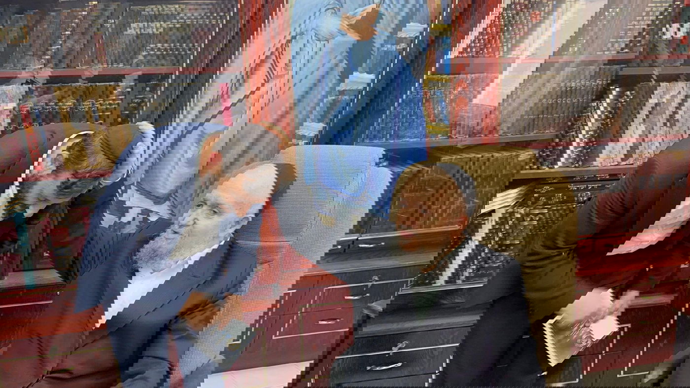 לקראת בר המצווה: ינקי דרעי ובנו במעונם של גדולי ישראל