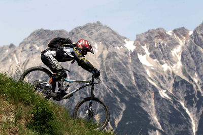 תאונה קטלנית: רוכב אופניים נפל לתהום ומת במהלך מרוץ