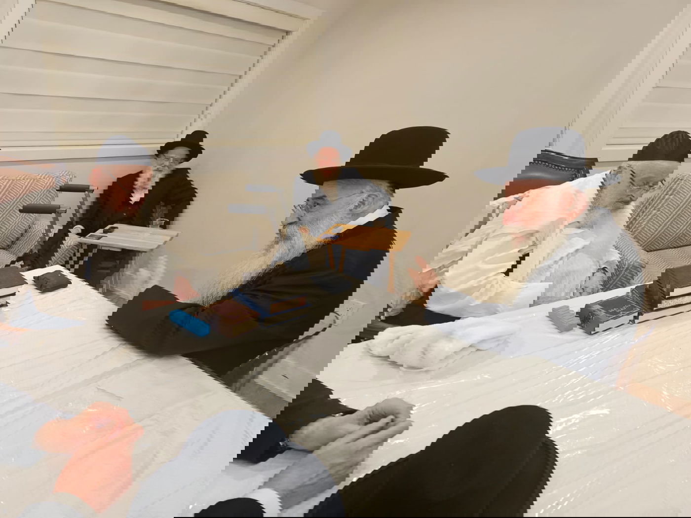 מסע היסטורי: תיעוד ענק מנסיעתו של הגרמ"צ ברגמן לארה"ב