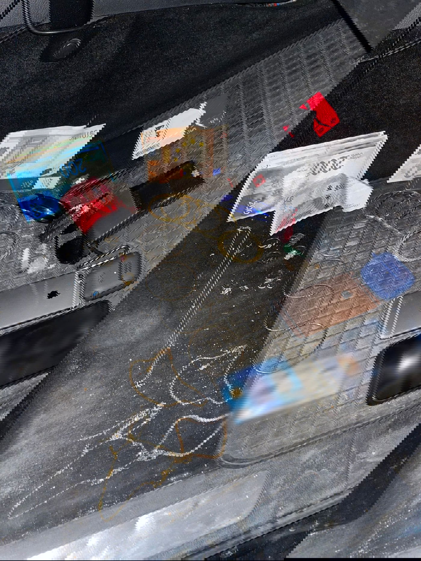 גנבי רכב ורכוש ומיידי בקבוקי תבערה על בתי יהודים - נעצרו