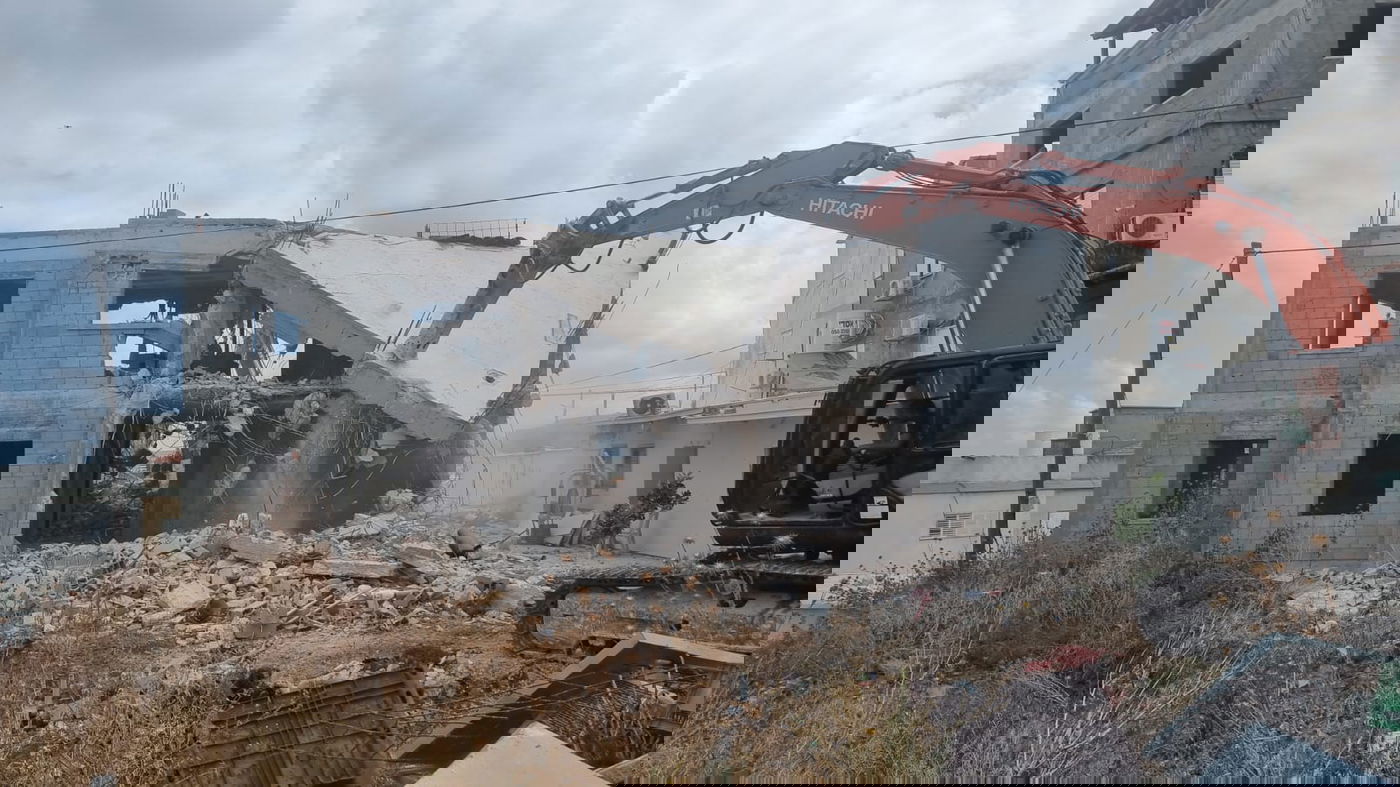 "פולש בלתי חוקי" • מבנה פיראטי נהרס בצפון | תיעוד